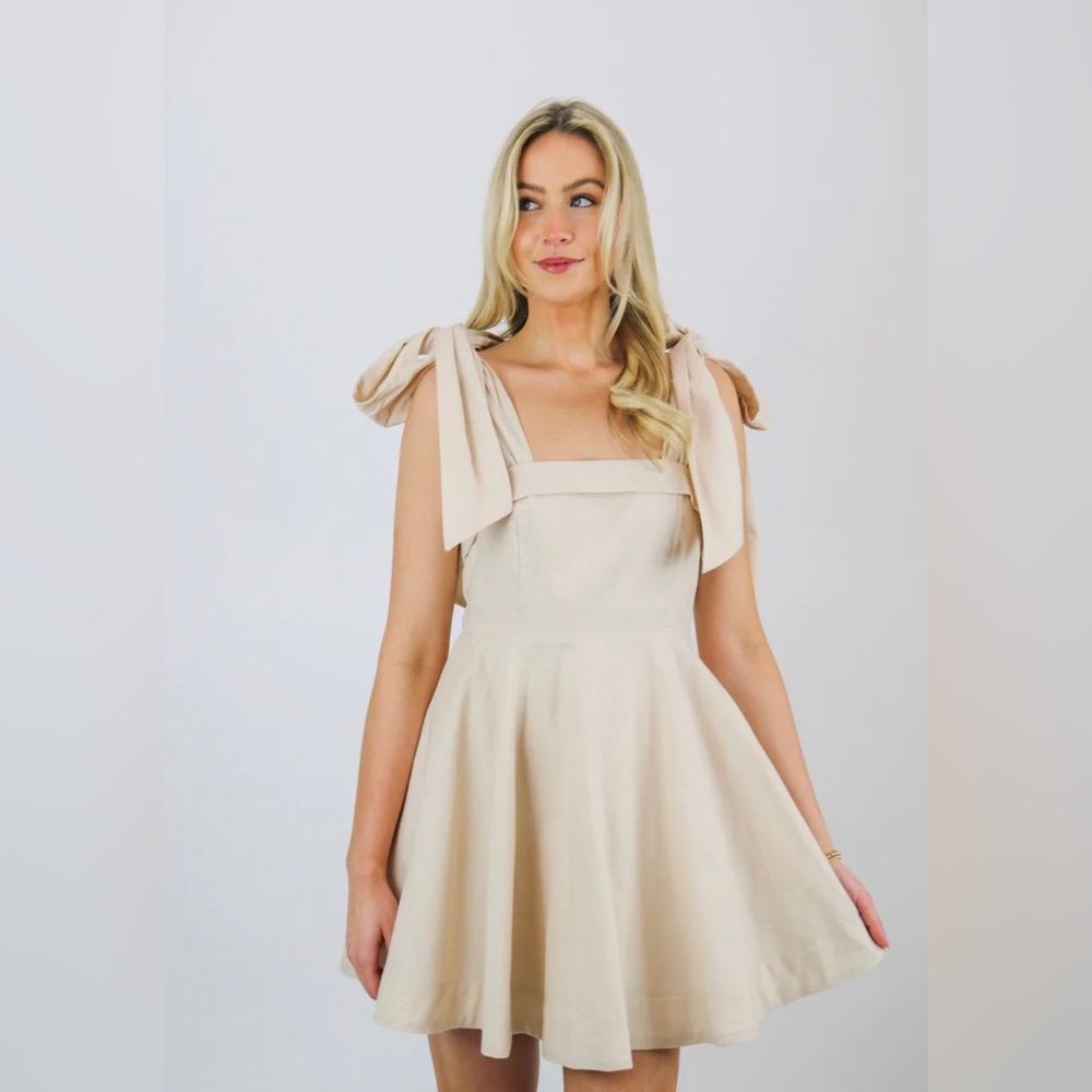 MABLE NWT BOW SLEEVE DRESS